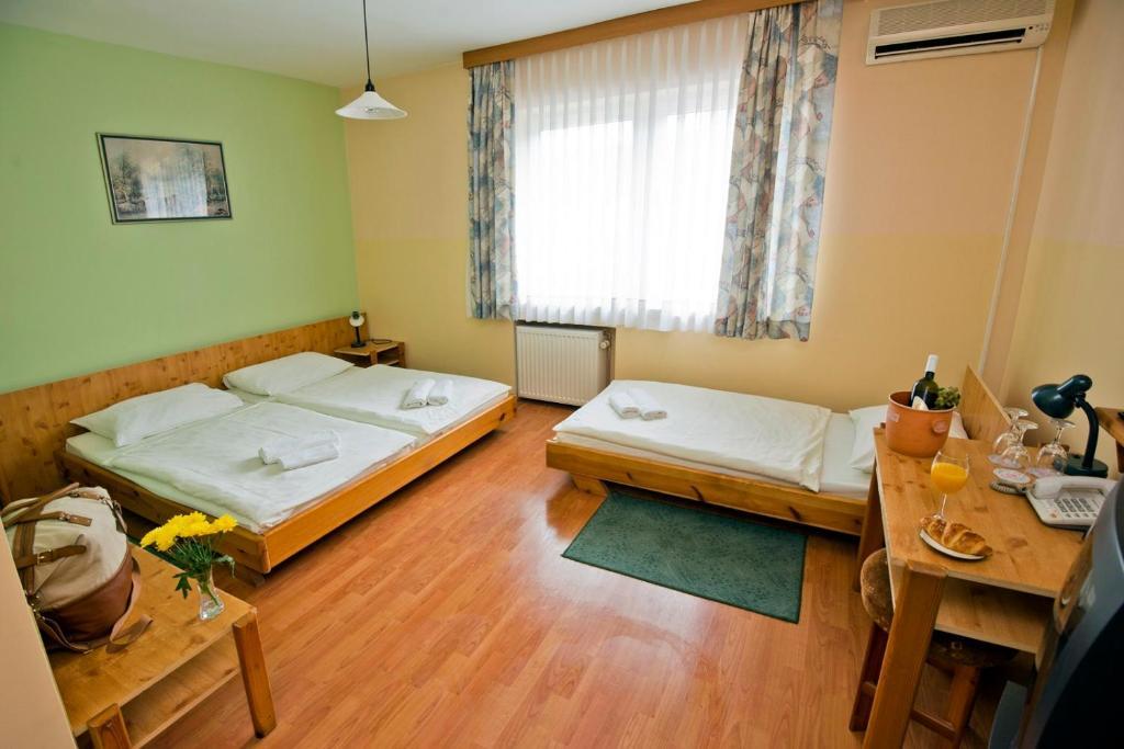 Motel Kod Bakija Karlovac Rom bilde